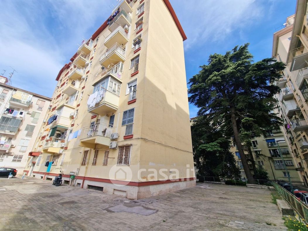Appartamento in Vendita in Via Siro Solazzi a Napoli