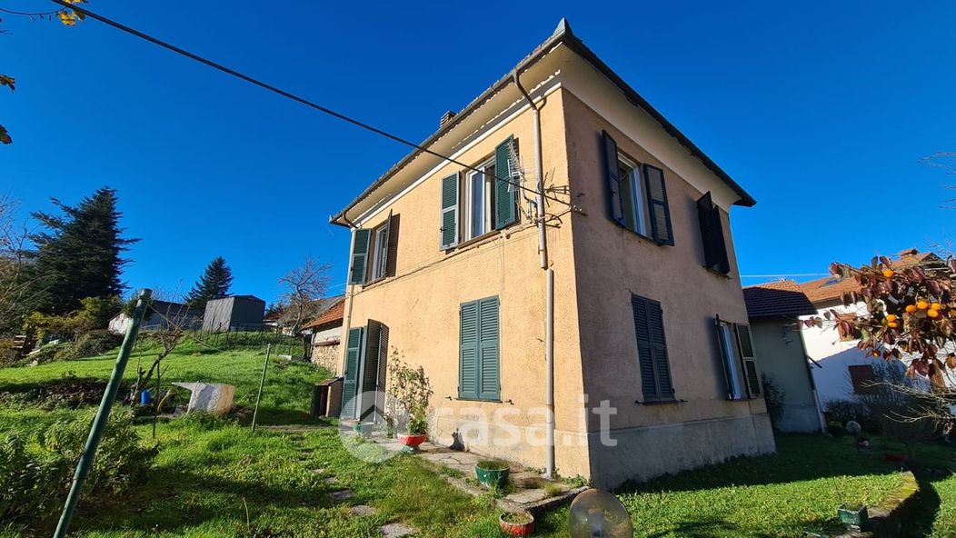 Casa indipendente in Vendita in Località Castello a Montoggio