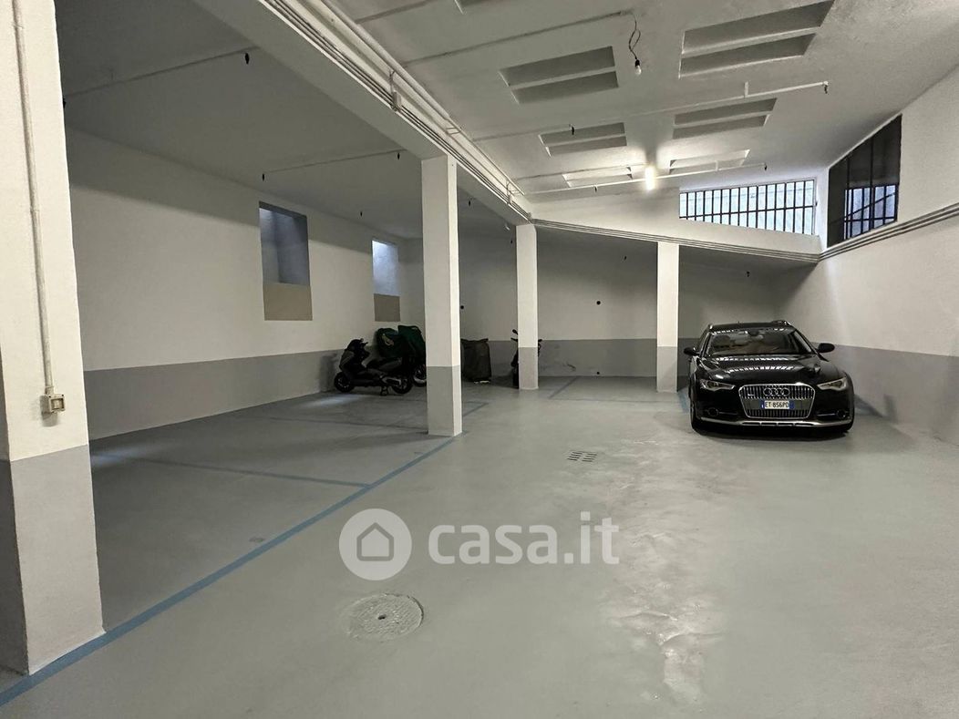Garage/Posto auto in Vendita in Via Luigi Cibrario 79 a Torino