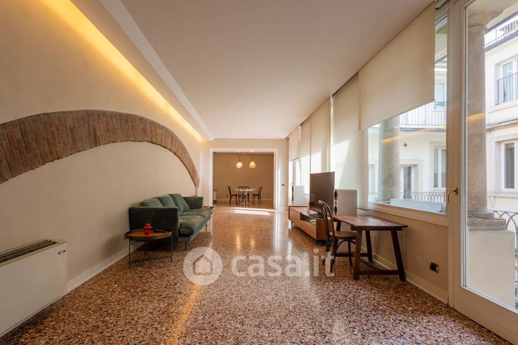 Appartamento in Affitto in Via Leoncino a Verona