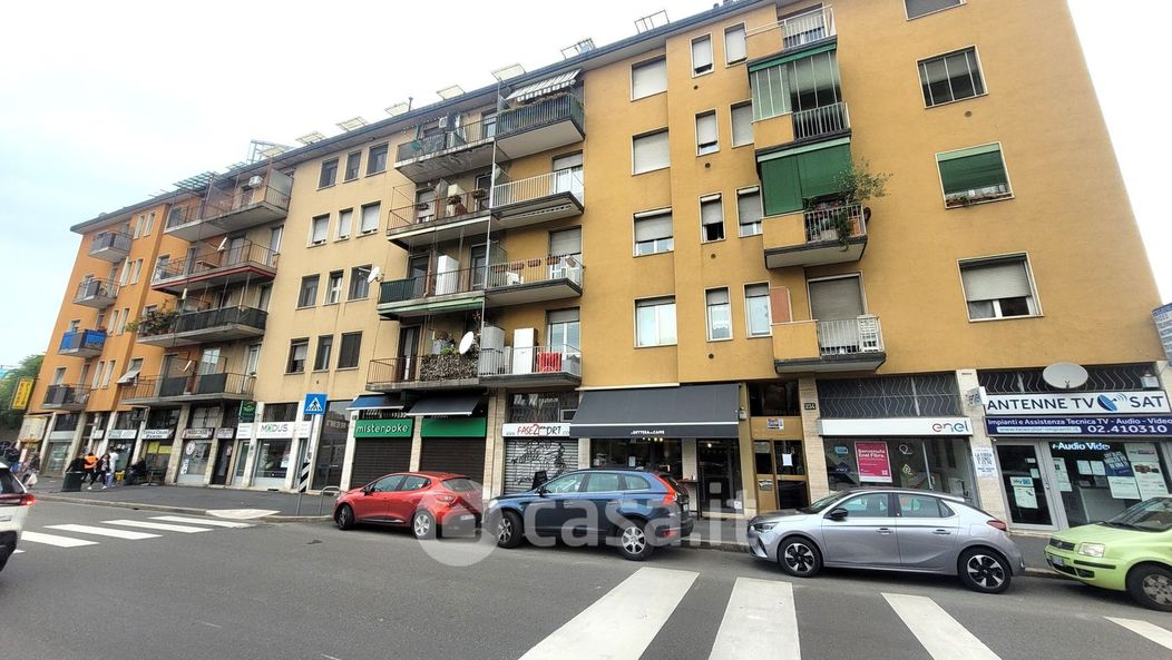 Appartamento in Vendita in Via Lorenteggio 234 a Milano