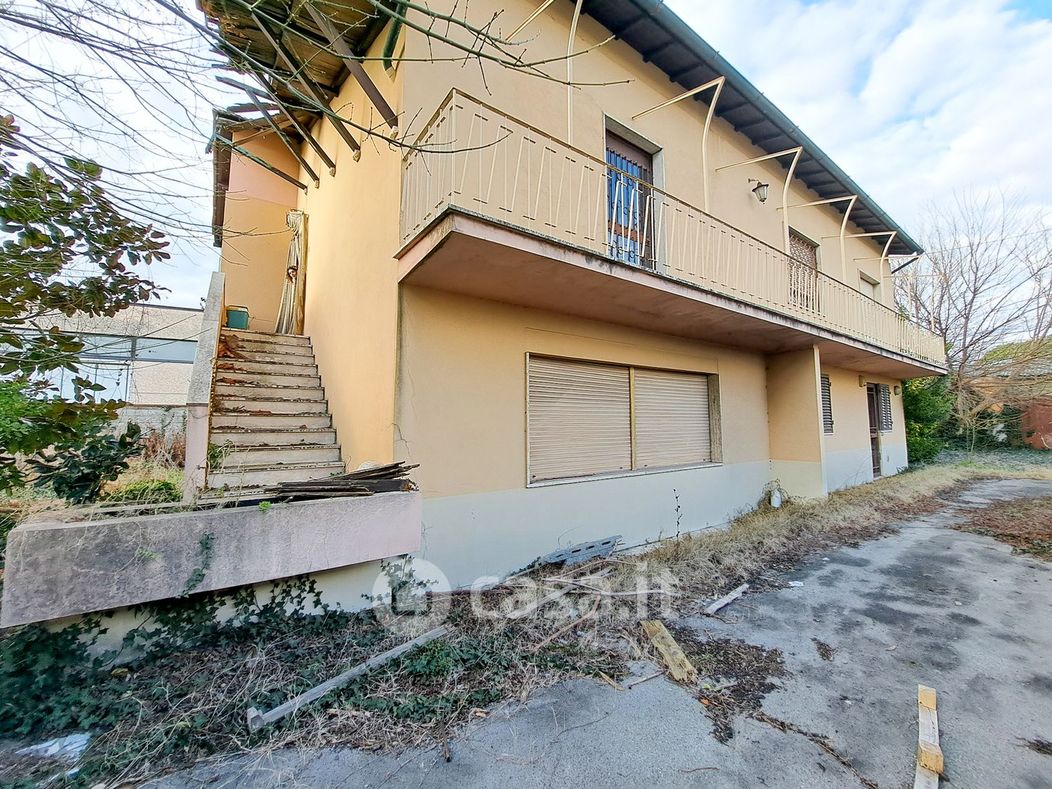 Casa Bi/Trifamiliare in Vendita in Via Ludovico Poschi Meuron a Lucca