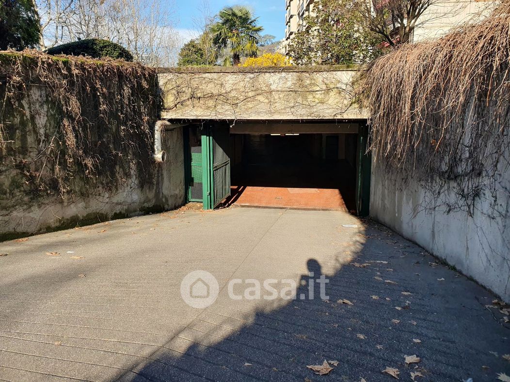 Garage/Posto auto in Affitto in Corso Enrico Tazzoli 200 a Torino