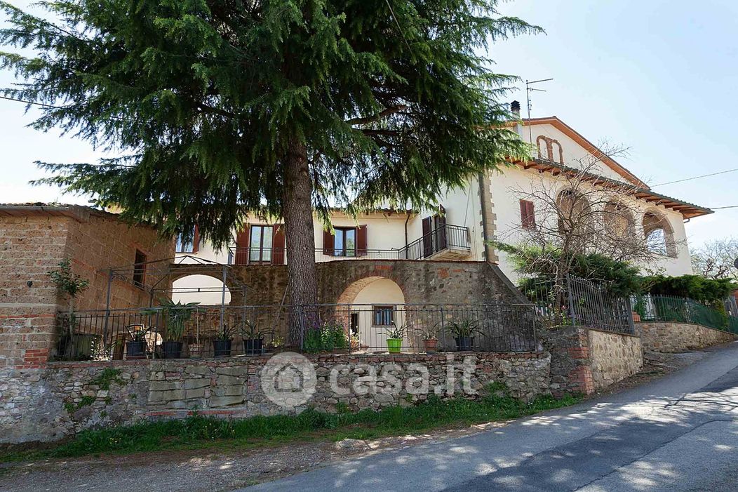 Casa indipendente in Vendita in Località quarata a Arezzo