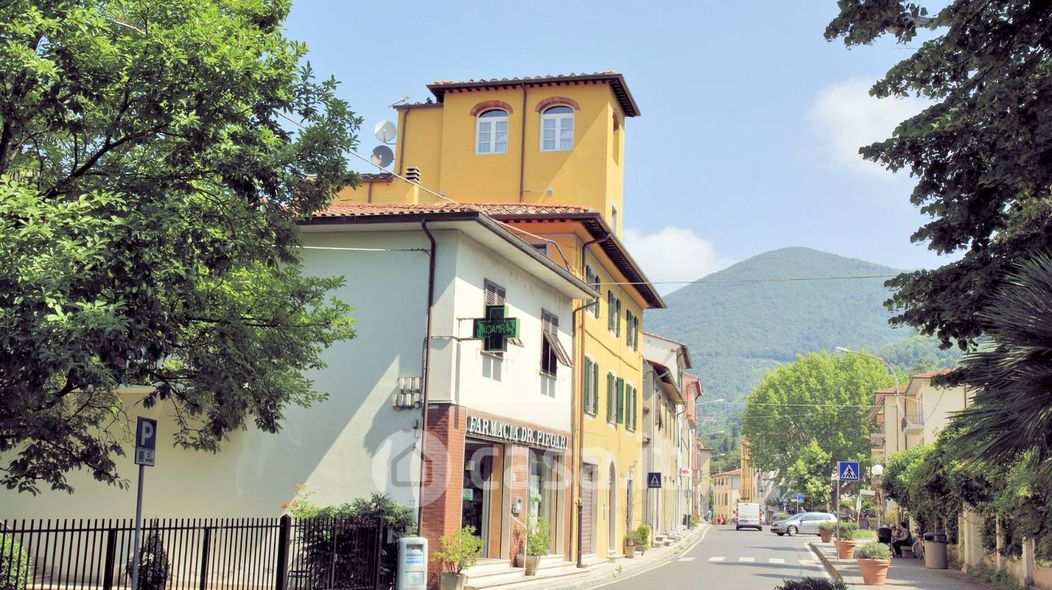 Negozio/Locale commerciale in Vendita in Via Giovan Battista Adriani a San Giuliano Terme