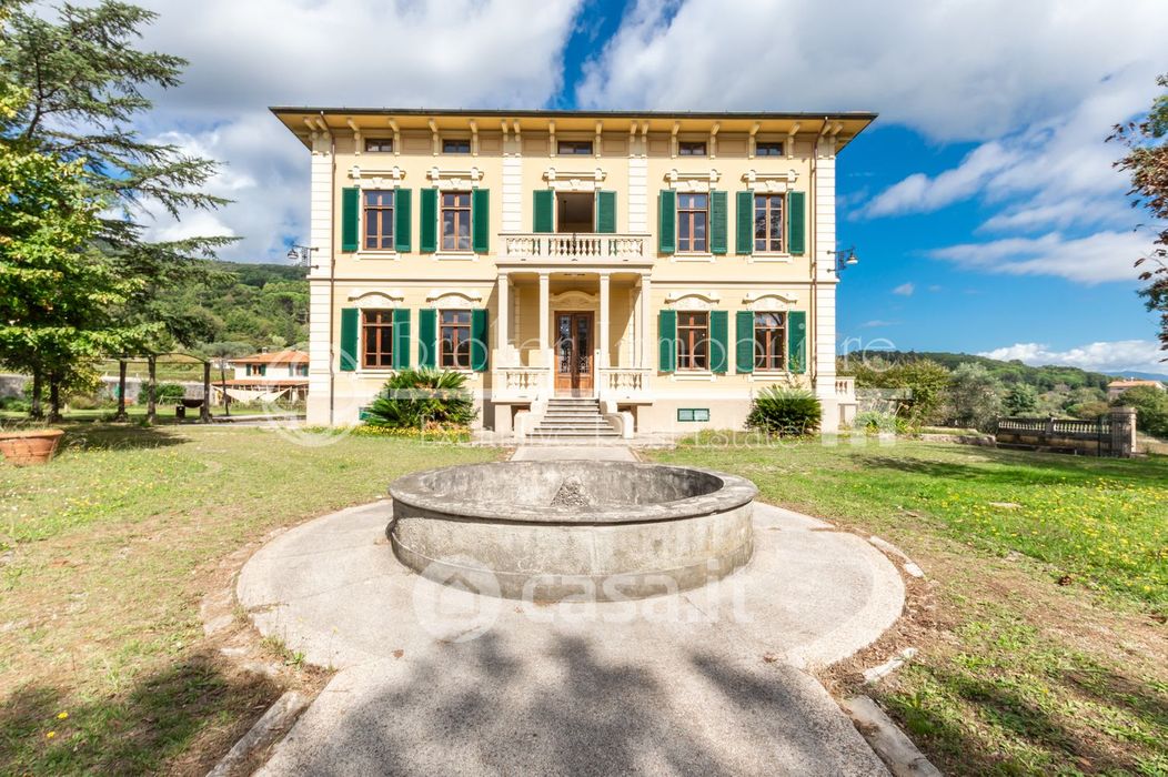 Villa in Vendita in Via di Casanova I 940 a Lucca