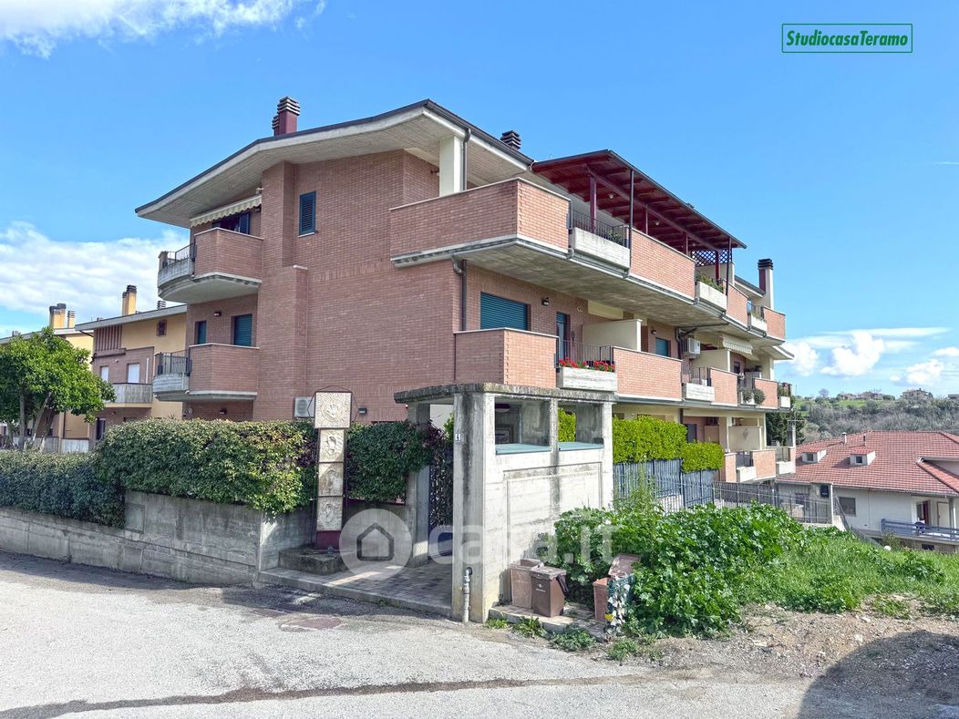 Appartamento in Vendita in Via Alessio De Berardinis a Teramo