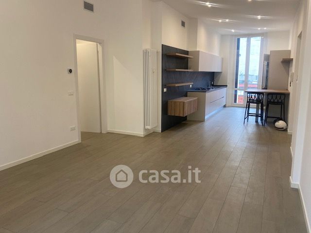 Appartamento in Affitto in Via Arona 6 a Milano