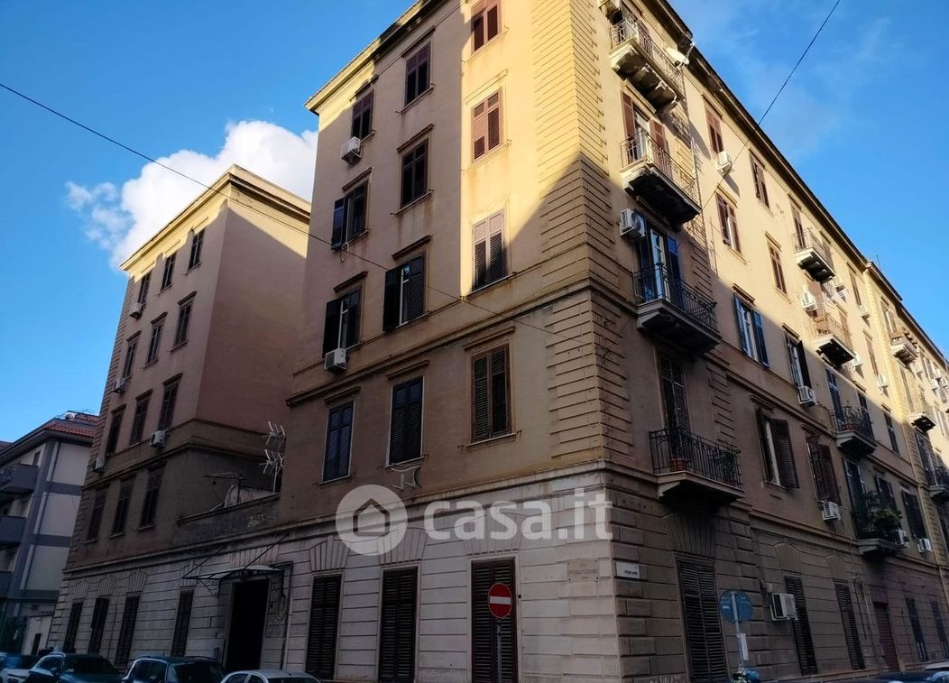 Appartamento in Vendita in Via Aurelio Costanzo a Palermo