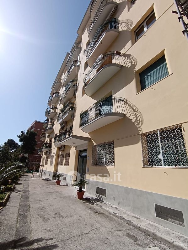 Appartamento in Vendita in Via Belsito a Napoli