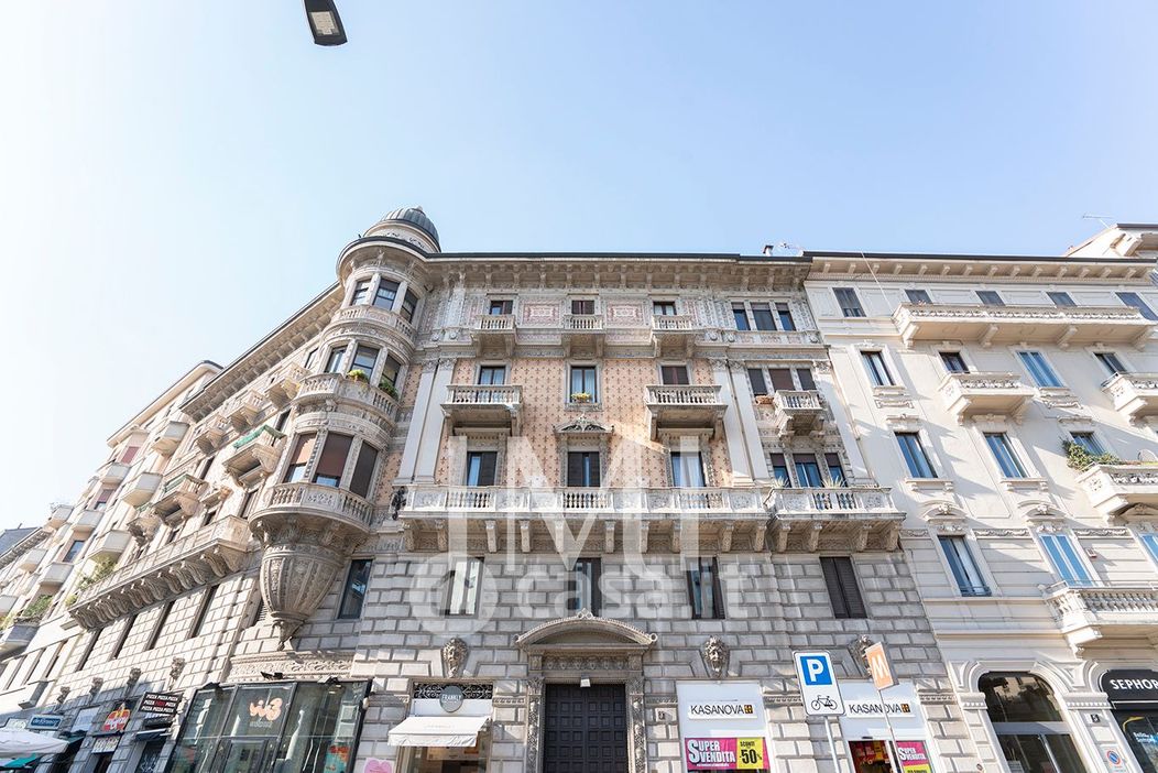 Appartamento in Vendita in Piazza Argentina 3 a Milano