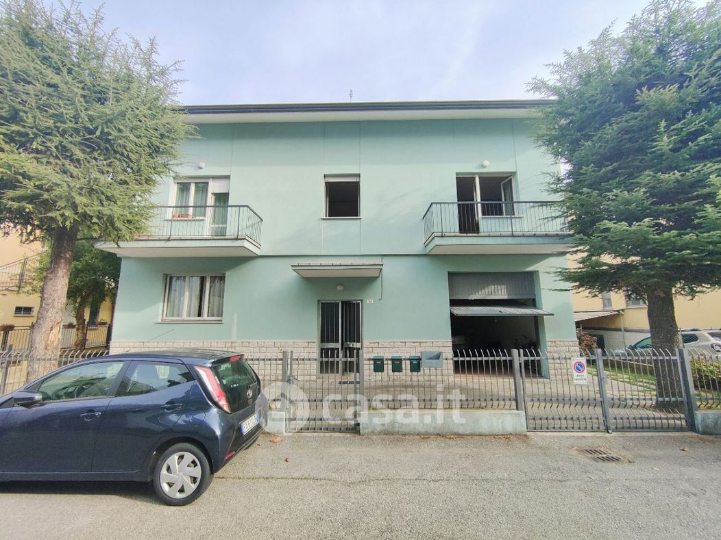 Palazzo in Vendita in Via Resia 34 a Rimini