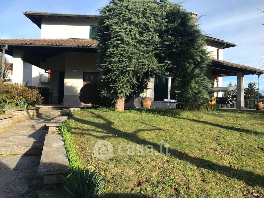 Villa in Vendita in Via Monte Generoso a Vedano Olona