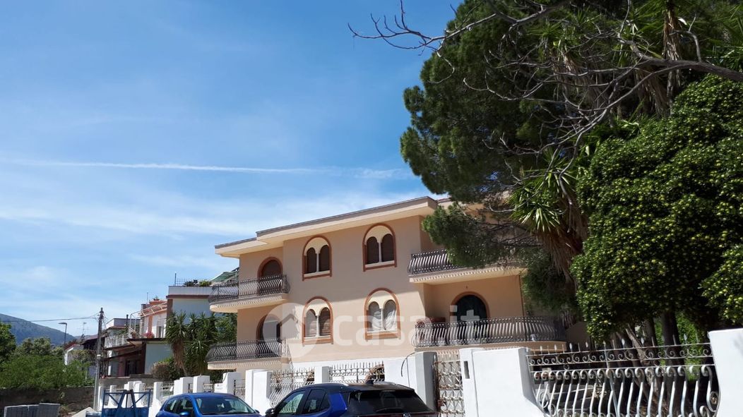 Appartamento in Vendita in Via Mercurio 1 a Palermo