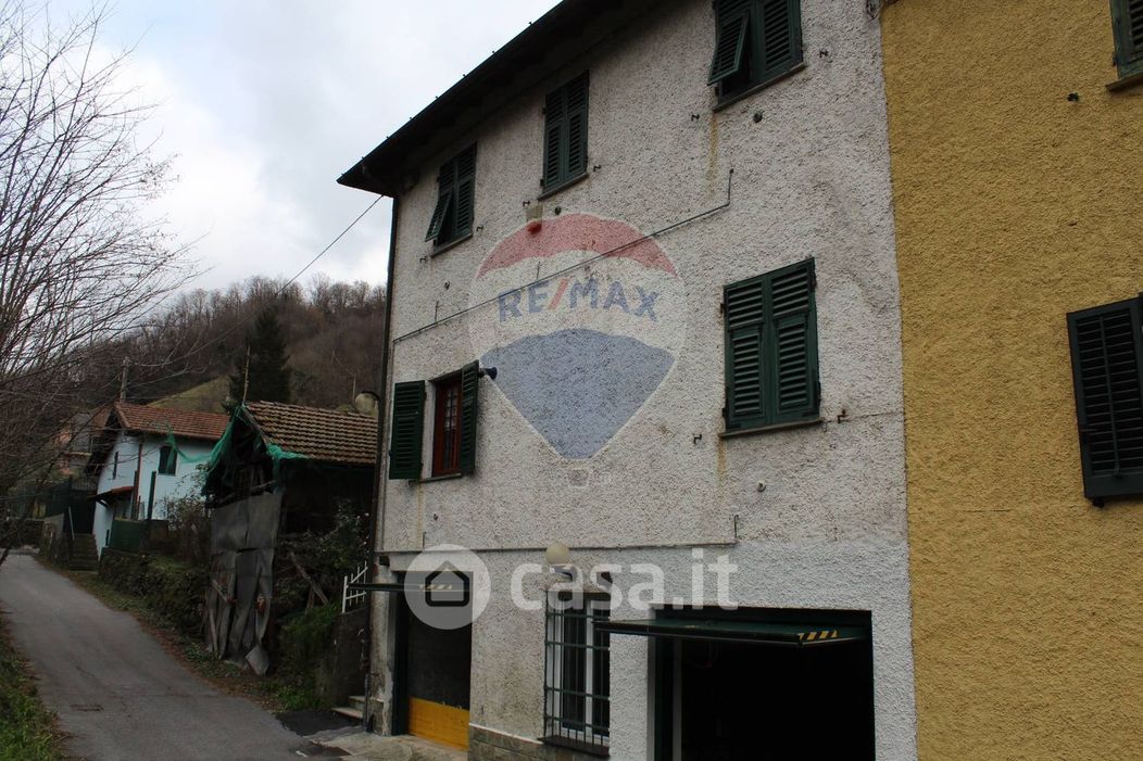 Casa indipendente in Vendita in Via Riccò 20 a Serra Riccò