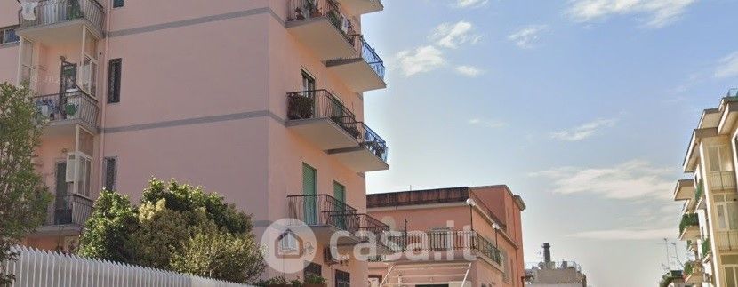 Appartamento in Vendita in Via Diomede Carafa a Napoli