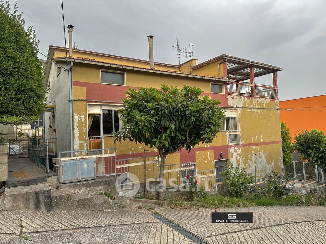 Casa Bi/Trifamiliare in Vendita in Via Enrico Fermi a Teramo