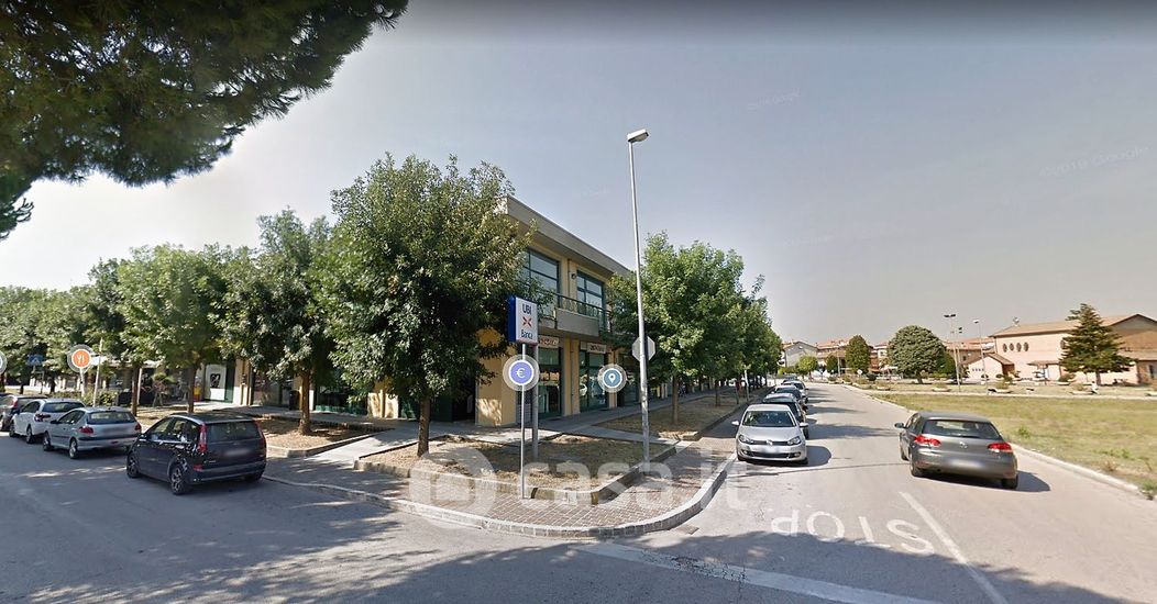 Negozio/Locale commerciale in Vendita in Via Ginocchi a Civitanova Marche