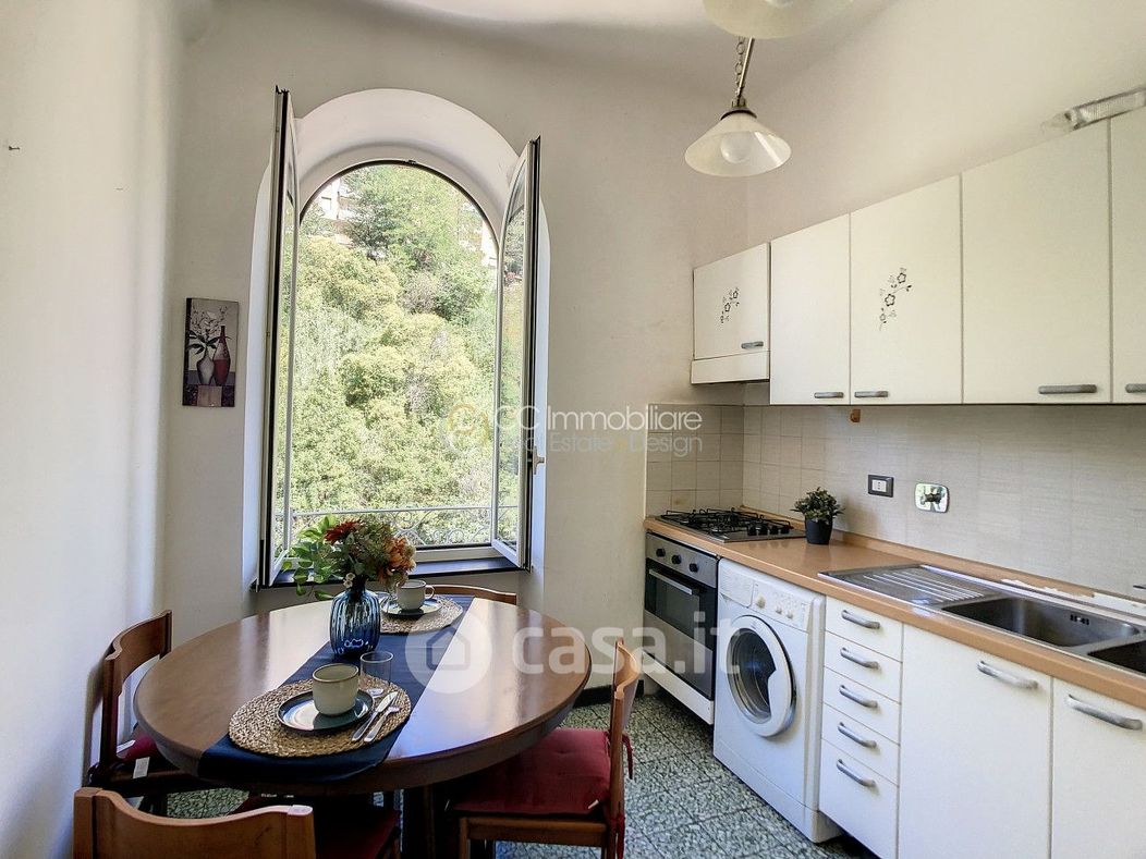 Appartamento in Vendita in Via Fereggiano 97 a Genova
