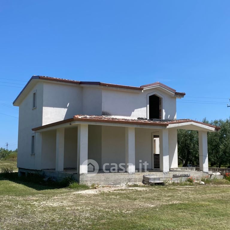 Villa in Vendita in Via SCANNAGATTA a Corato