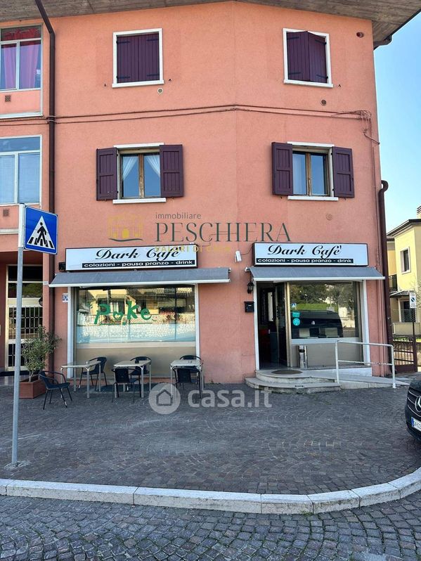 Negozio/Locale commerciale in Vendita in Via Quadrato 80 a Villafranca di Verona