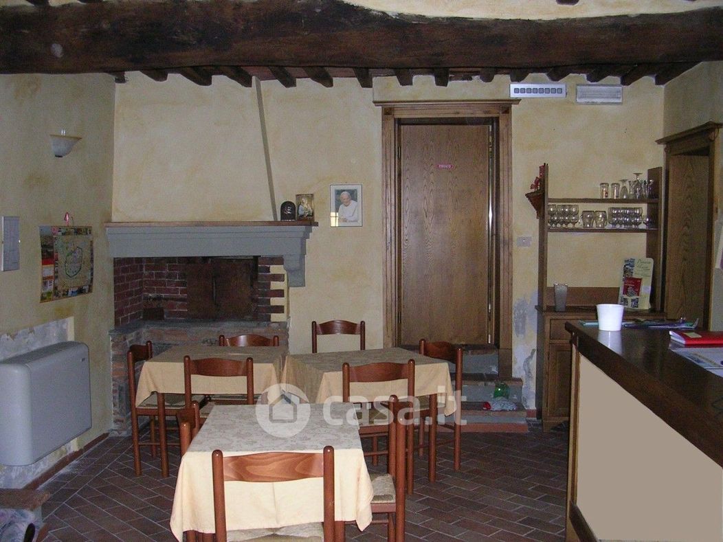 Casa Bi/Trifamiliare in Vendita in Via per Carignano 209 a Lucca