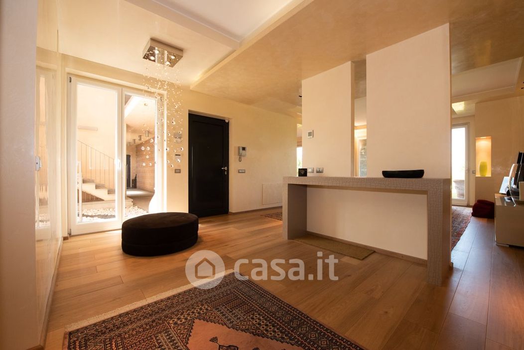 Appartamento in Vendita in Via Leopoldo Gasparotto a Varese