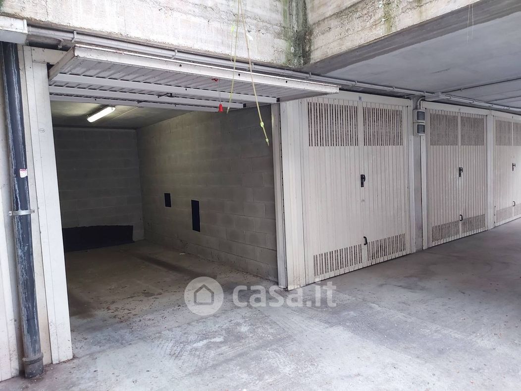 Garage/Posto auto in Vendita in Corso Carlo e Nello Rosselli 120 a Torino