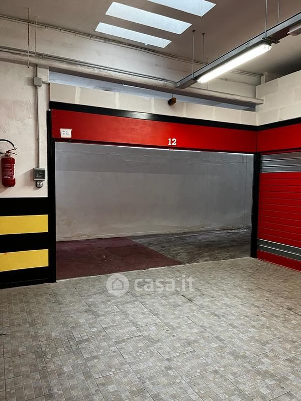Garage/Posto auto in Vendita in Via Tuscolana a Roma