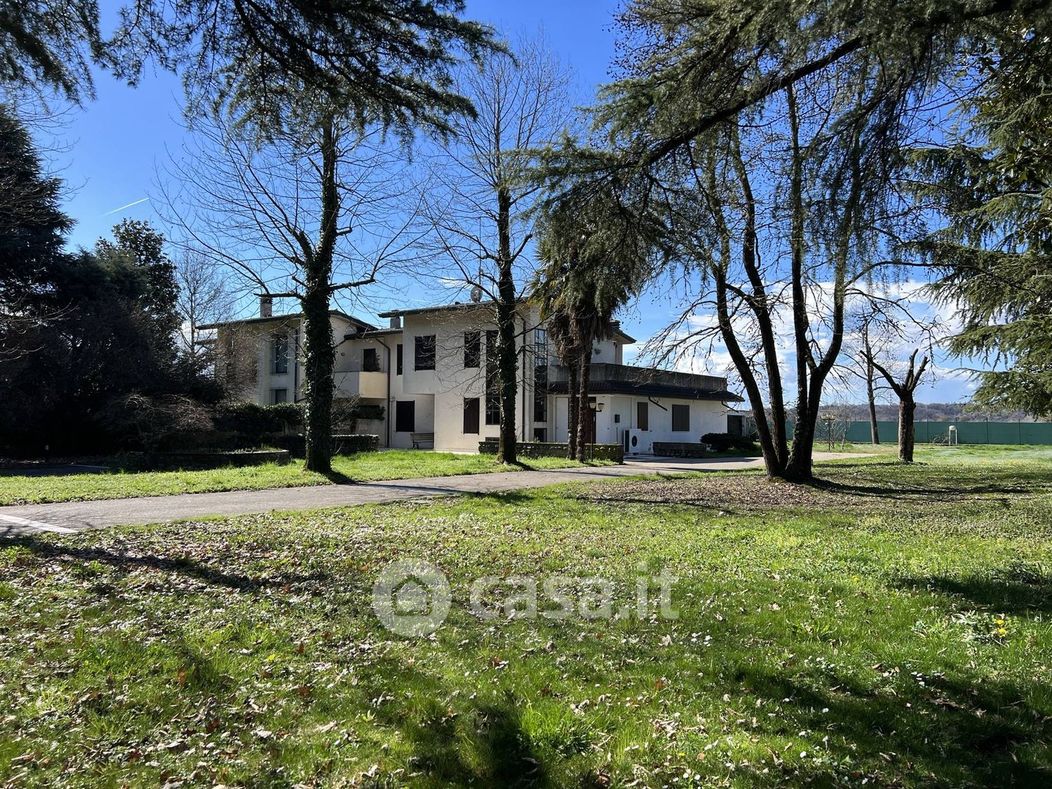 Villa in Vendita in Via dei Laghi a Vicenza