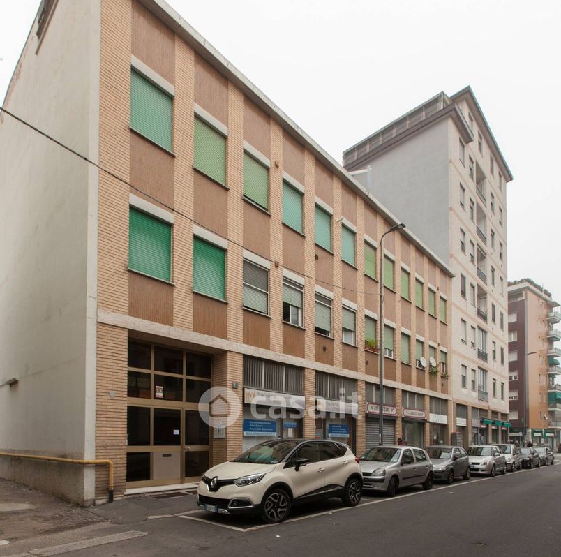 Negozio/Locale commerciale in Vendita in Via Antonio Aldini a Milano