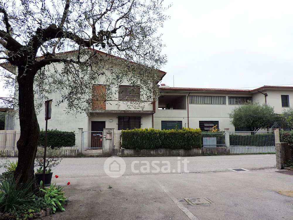 Casa indipendente in Vendita in Via Canova a Romano d'Ezzelino