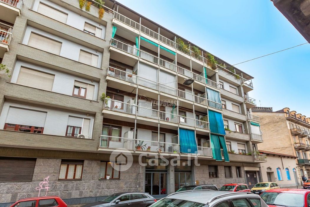 Appartamento in Vendita in Via Graziadio Ascoli 14 a Torino