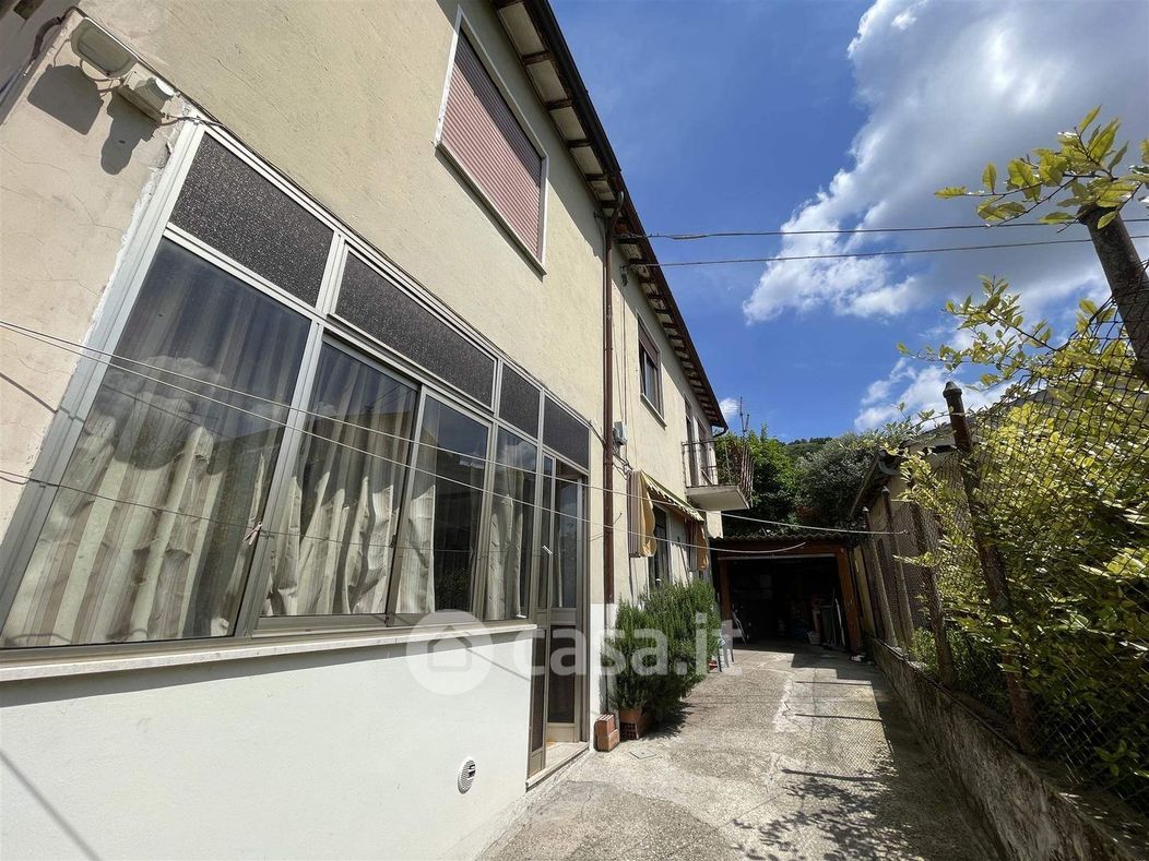 Casa indipendente in Vendita in Via Fontanelle 13 a Montecchio Maggiore