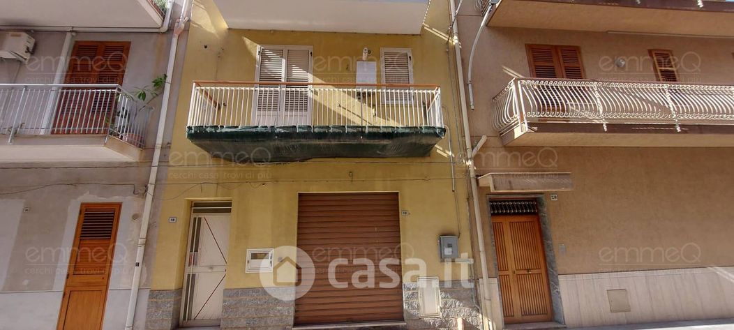 Appartamento in Vendita in Via Umbria 20 a Casteldaccia