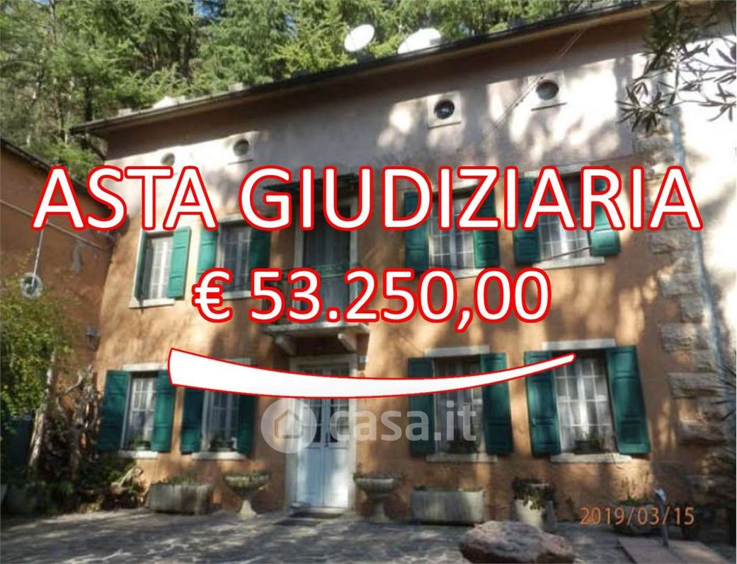 Casa Bi/Trifamiliare in Vendita in Piazza Vittorio Emanuele 5 -16 a Sant'Anna d'Alfaedo
