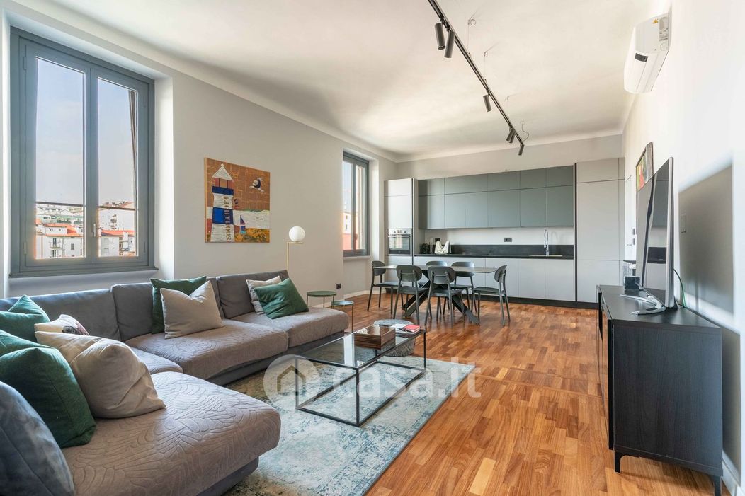 Appartamento in Vendita in Via Gallura 11 a Milano