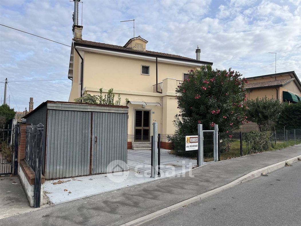 Casa Bi/Trifamiliare in Vendita in Via Giuseppe Pavanello 6 a Cavarzere