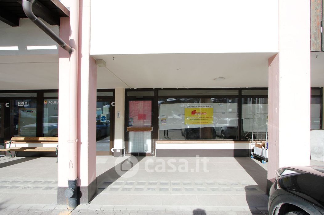 Negozio/Locale commerciale in Vendita in Strada Pedraces 29 /107 a Badia