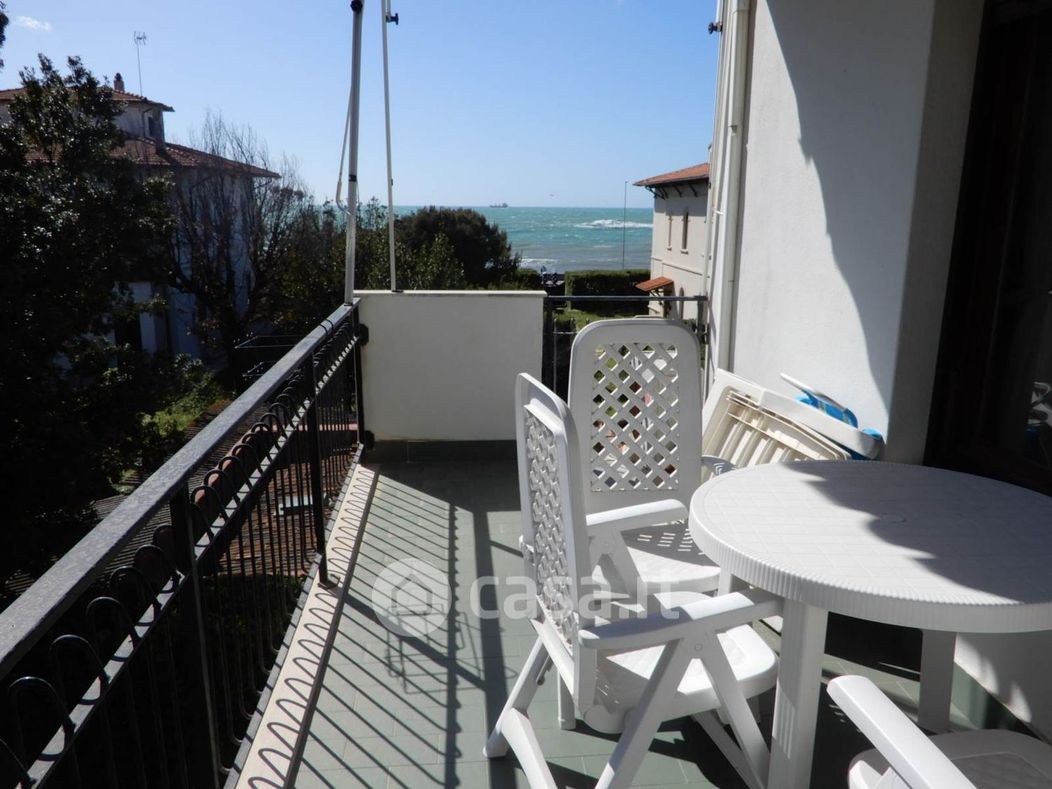 Appartamento in Vendita in Via Guelfo Civinini 3 a Livorno