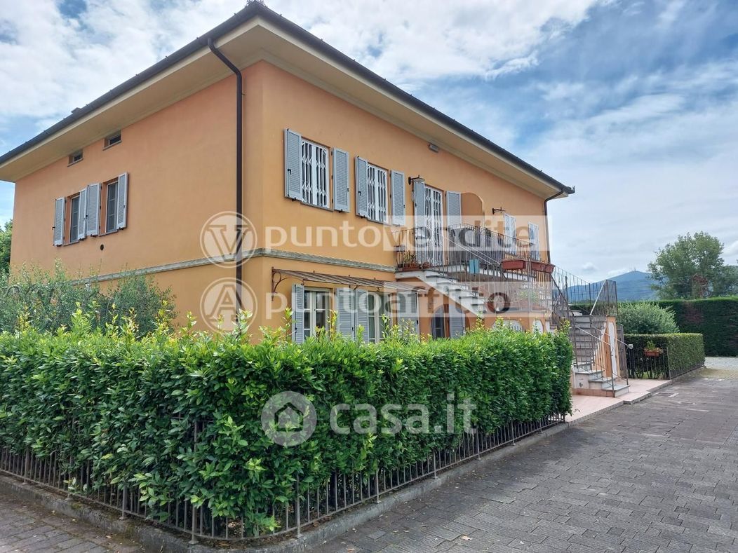 Appartamento in Vendita in Via della Chiesa XXI 55100 a Lucca