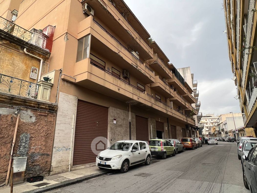 Negozio/Locale commerciale in Vendita in Via Palermo a Messina