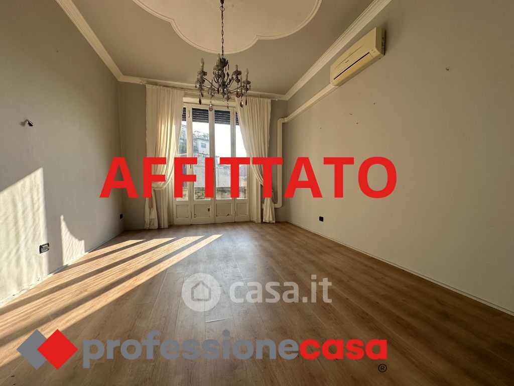 Appartamento in Affitto in Viale Regina Giovanna a Milano