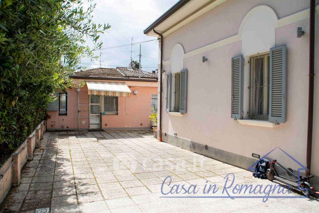 Casa Bi/Trifamiliare in Vendita in Viale Guglielmo Marconi a Rimini