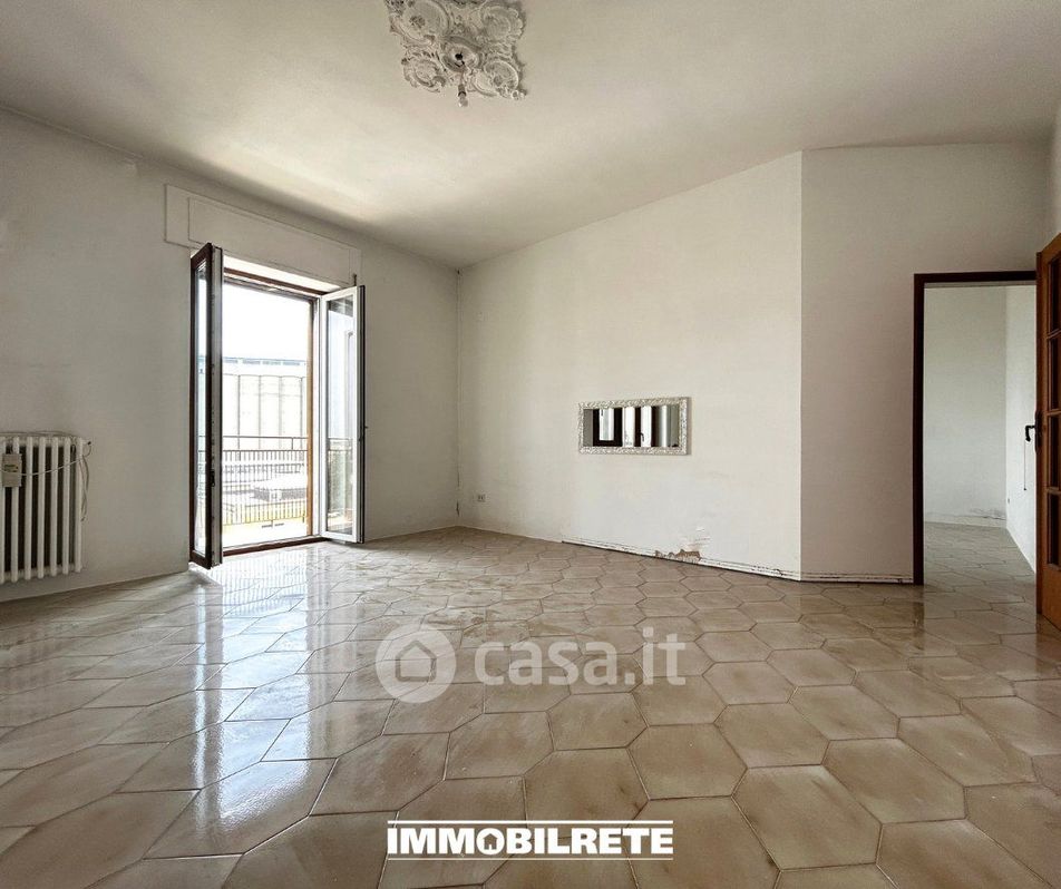 Appartamento in Vendita in Via Guglielmo Marconi a Matera