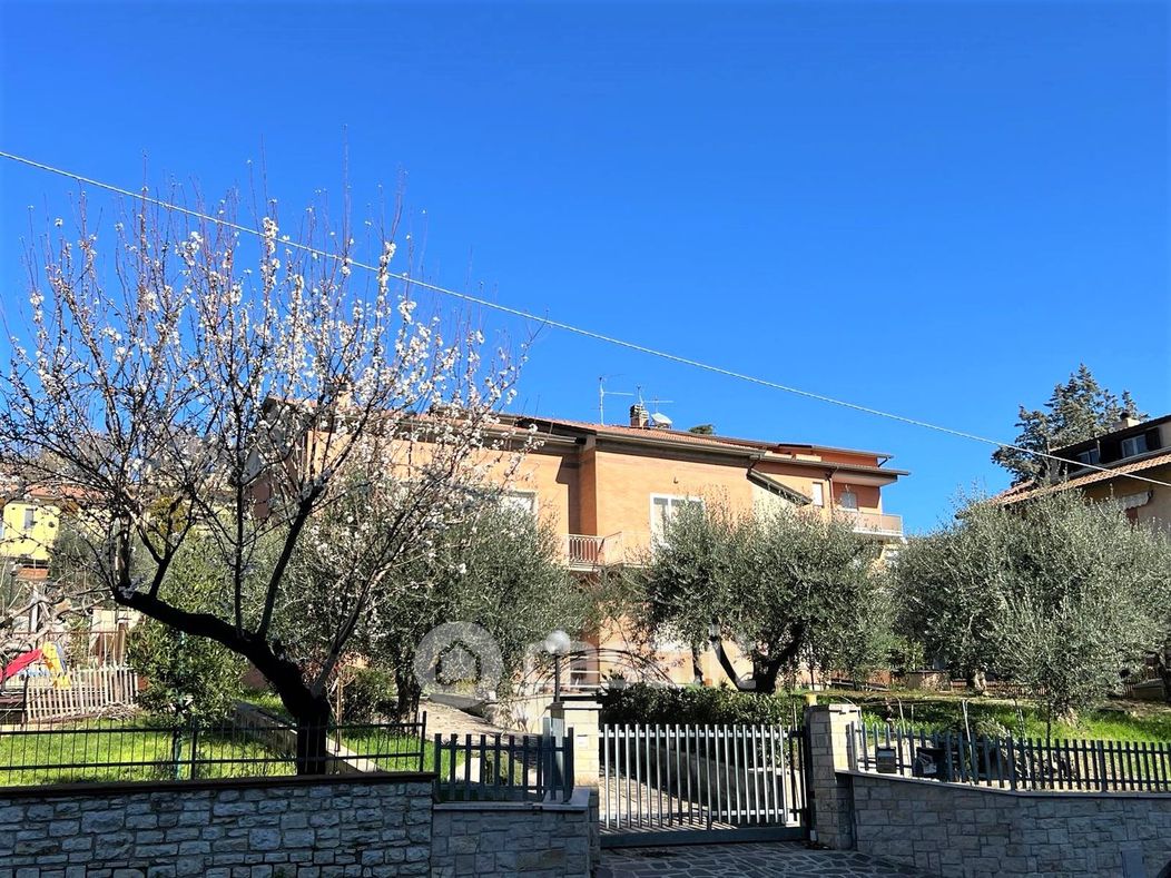 Casa indipendente in Vendita in Via Primavera 30 a Perugia