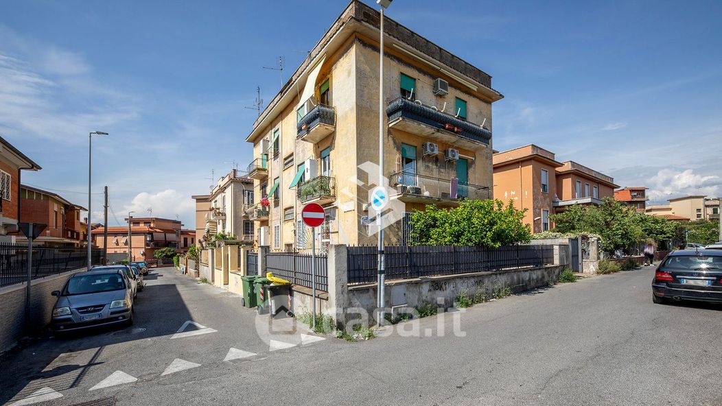 Appartamento in Vendita in Via Mazara del Vallo a Roma