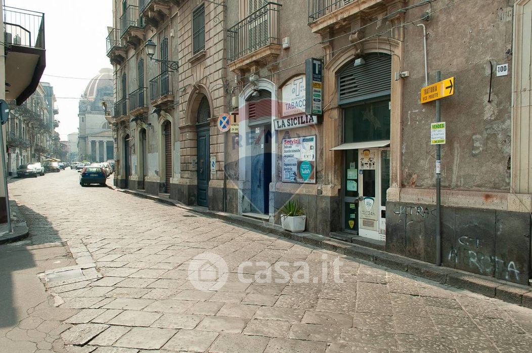 Negozio/Locale commerciale in Vendita in Via Dafnica 104 a Acireale