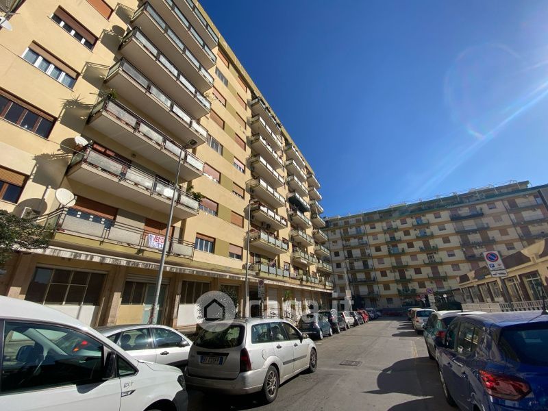 Appartamento in Vendita in Via Francesco de Sanctis a Palermo