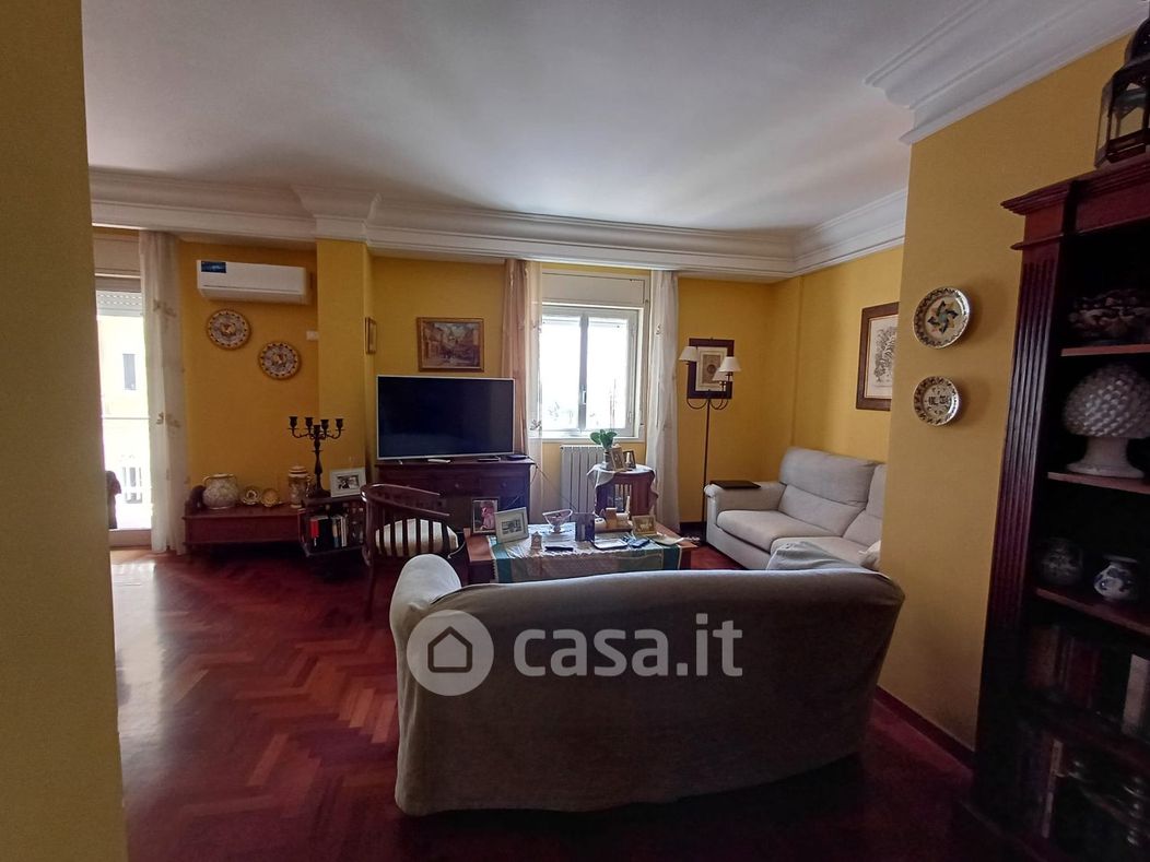 Appartamento in Vendita in Via Villa de Gregorio a Palermo